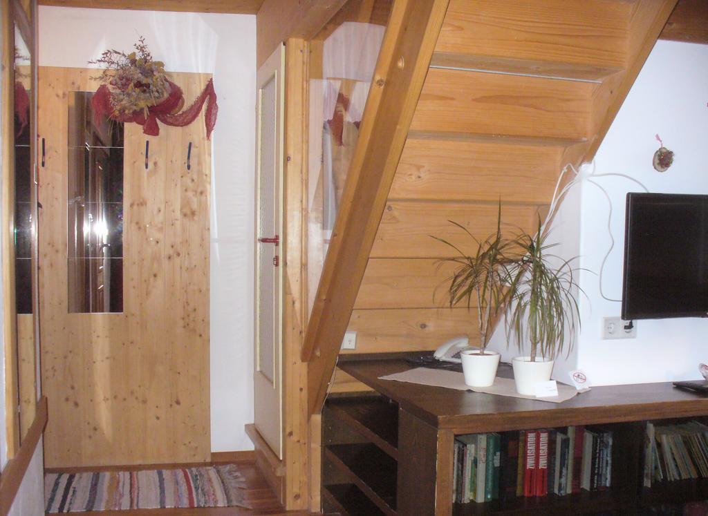 Zimmer Und Ferienwohnungen "Heidis Welt" Podlanig Hermagor-Pressegger See Εξωτερικό φωτογραφία